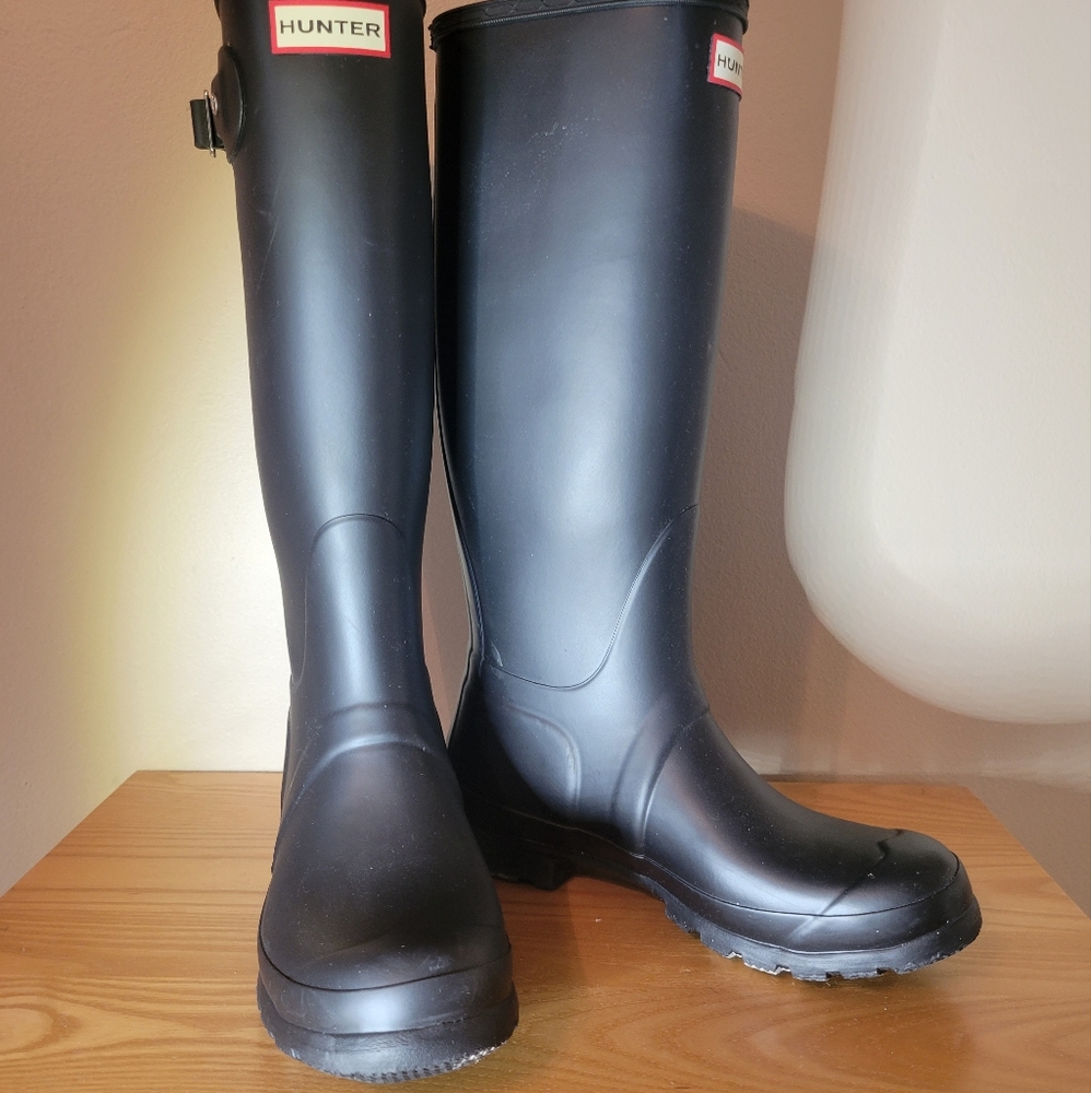 HUNTER| Boots | EUC | Black
